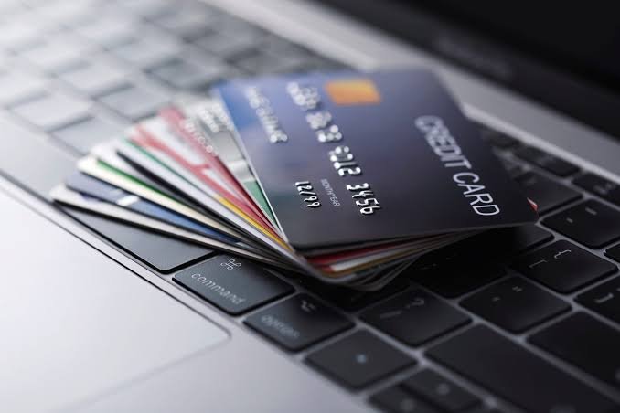 How to Use a Credit Card Without Falling Into Debt
